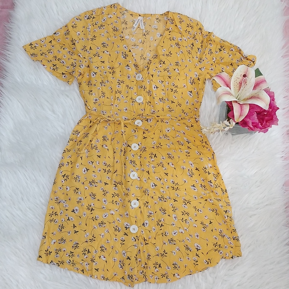 Live 4 Truth womens yellow flowerly mini dress Size S